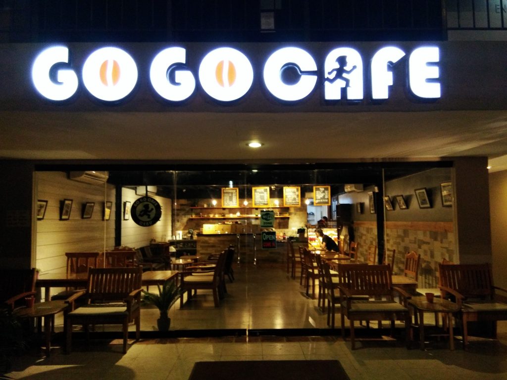 セブ島で評判の『GO GO CAFE』