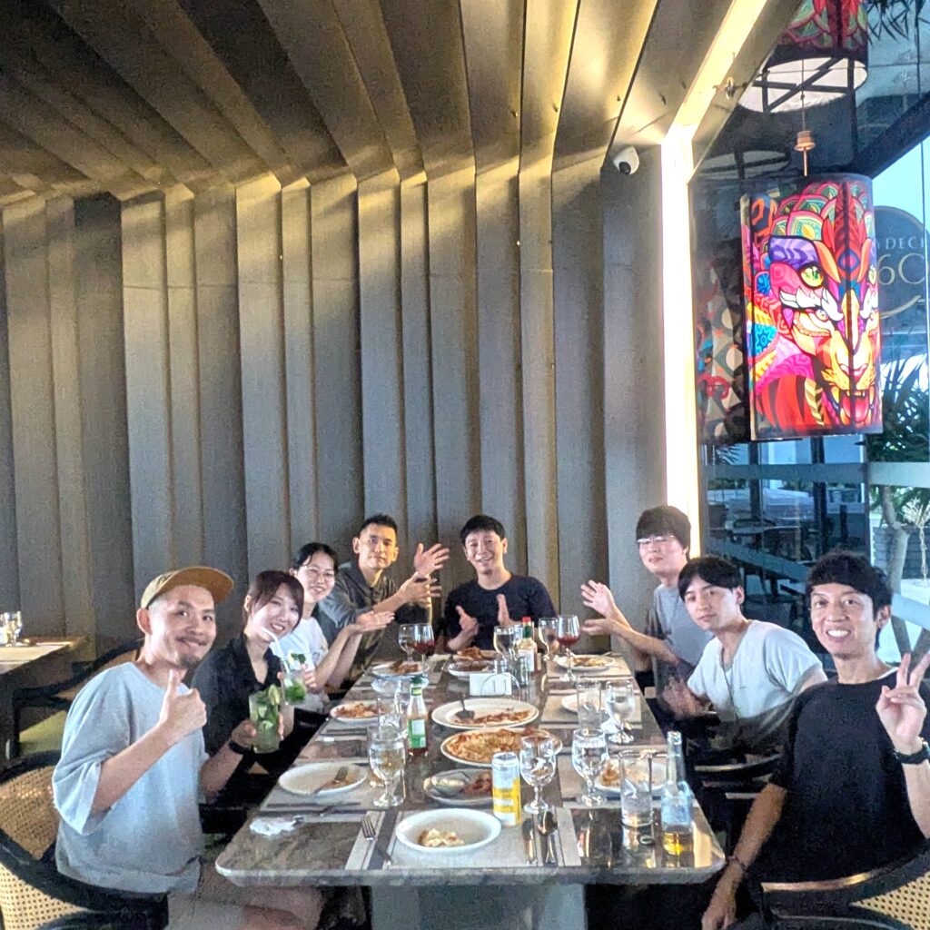 IT留学アクトハウスの「卒業パーティー」集合写真